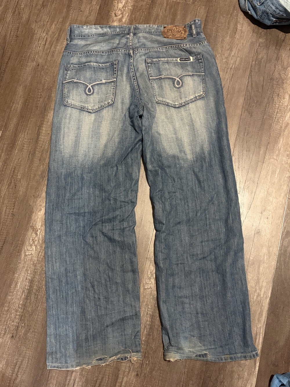 Ecko Unltd Embroidered Faded Light Blue Jeans 38x32